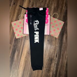 NWT RARE HTF VS PINK Size SMALL 2015 OG Logo Campus Pant.
